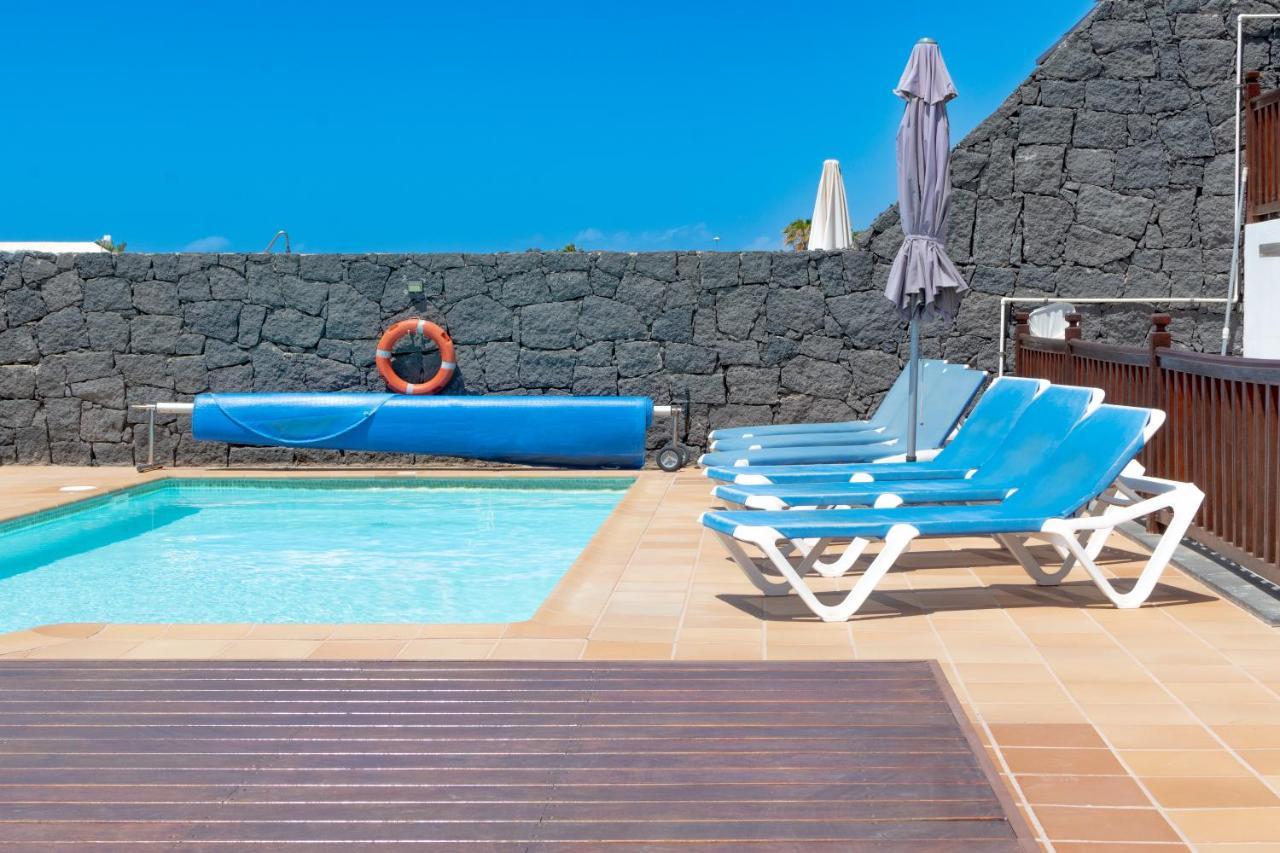 Casa Laura Vista Lobos - Spacious With Heatable Pool And Sea Views Villa Playa Blanca (Lanzarote)