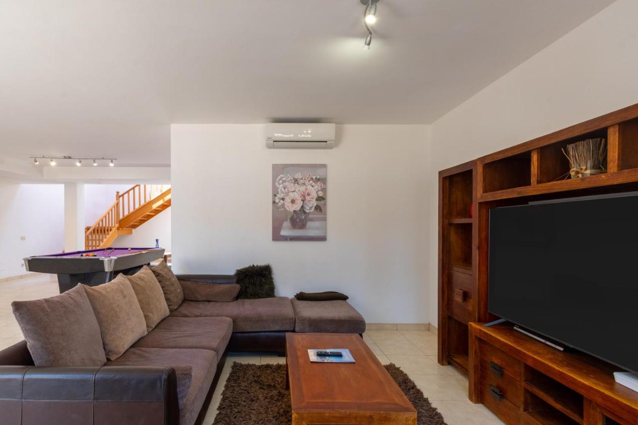 Casa Laura Vista Lobos - Spacious With Heatable Pool And Sea Views