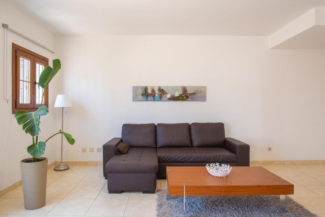 Casa Laura Vista Lobos - Spacious With Heatable Pool And Sea Views