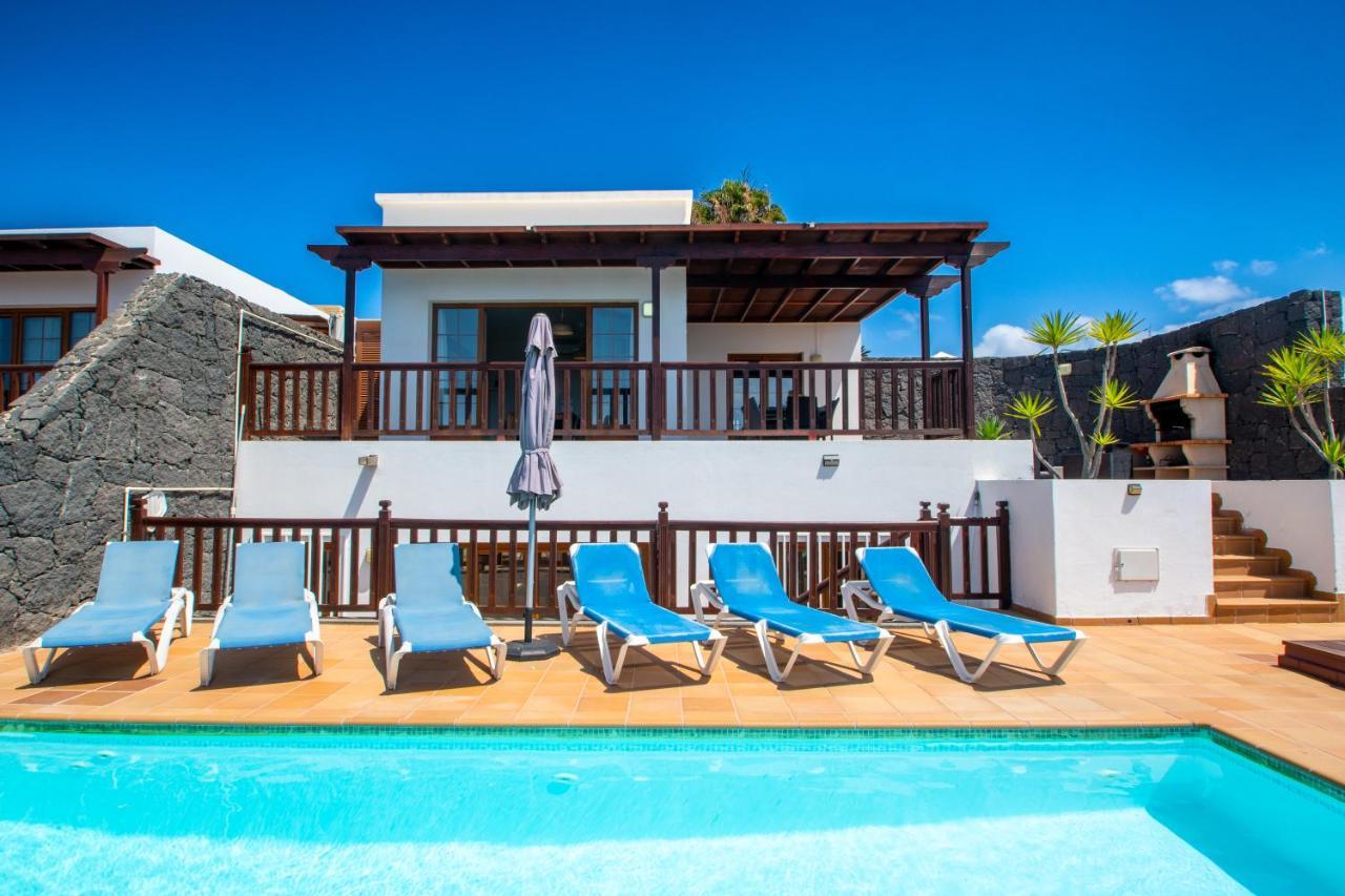 Villa Casa Laura Vista Lobos - Spacious With Heatable Pool And Sea Views Playa Blanca (Lanzarote)