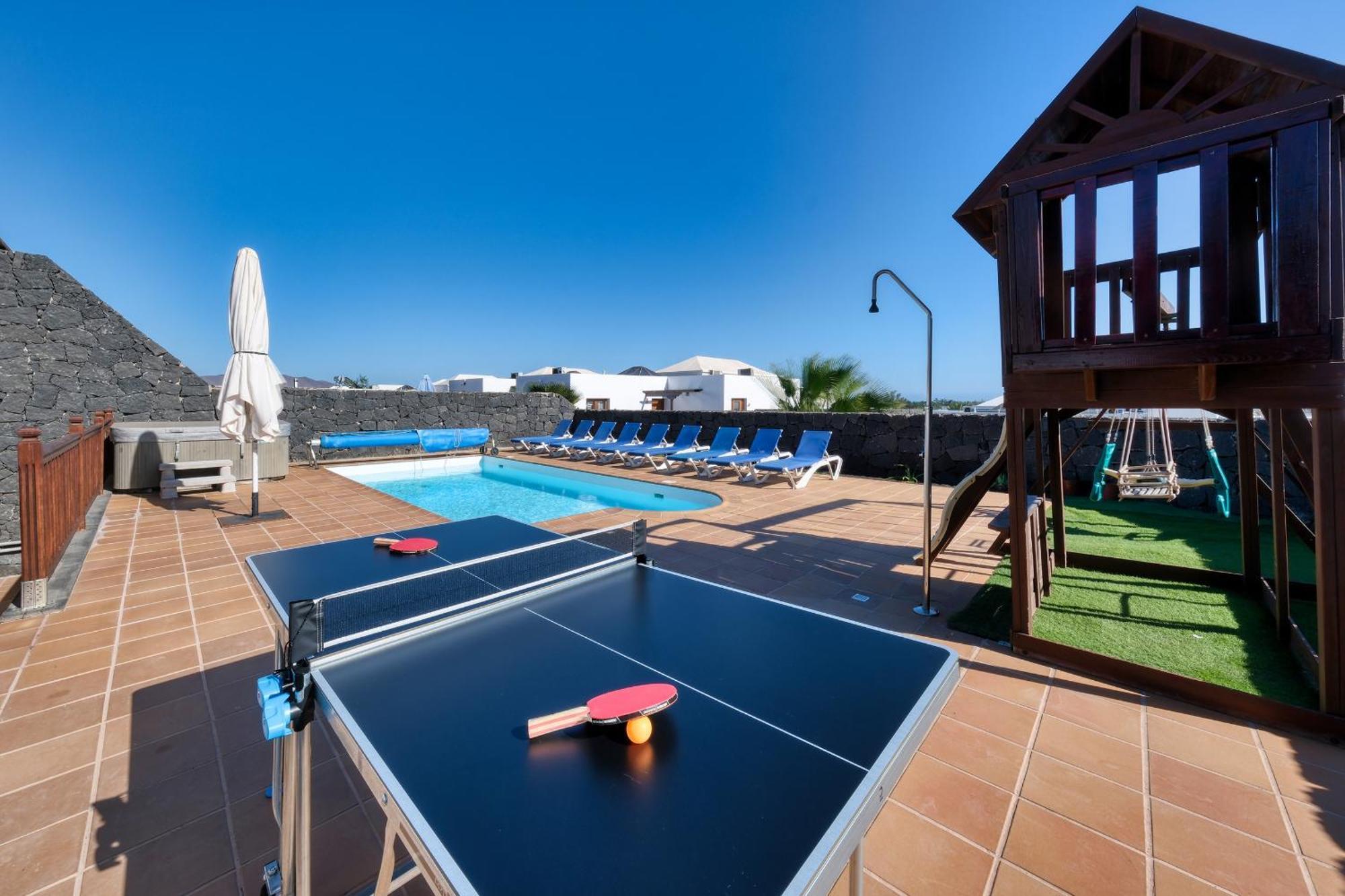 Flavia-private Pool, Jacuzzi, Sea Views Villa *
