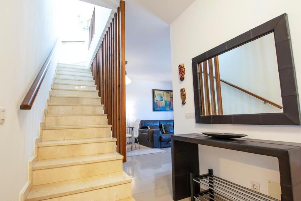 Solsidan Pool, Jacuzzi, A/c 15 Minutes Walking To Marina Rubicon *