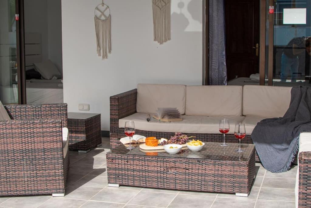 Casa Marlay Spacious, Heated Pool, Bbq & Fast Wi-fi Only 15 Minutes Walk To Town *