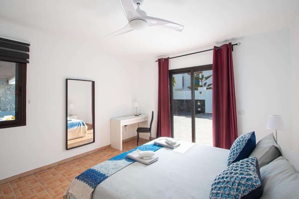 Casa Marlay Spacious, Heated Pool, Bbq & Fast Wi-fi Only 15 Minutes Walk To Town