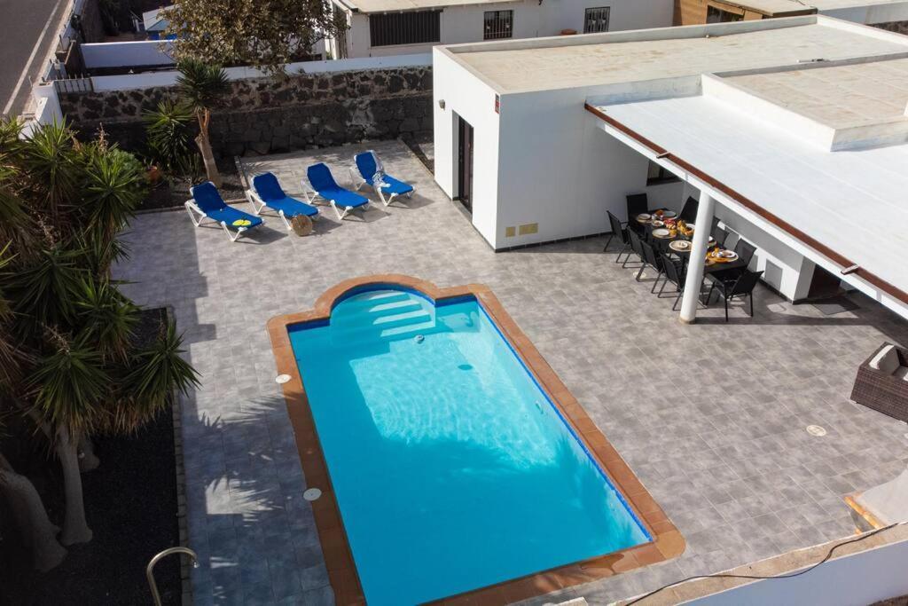 Holiday home Casa Marlay Spacious, Heated Pool, Bbq & Fast Wi-fi Only 15 Minutes Walk To Town