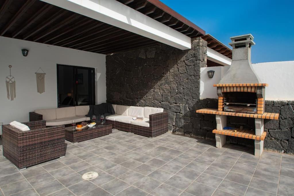 Casa Marlay Spacious, Heated Pool, Bbq & Fast Wi-fi Only 15 Minutes Walk To Town Holiday home