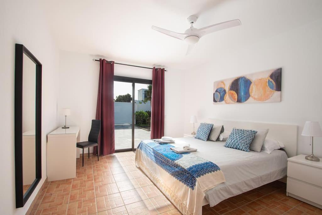Casa Marlay Spacious, Heated Pool, Bbq & Fast Wi-fi Only 15 Minutes Walk To Town Holiday home