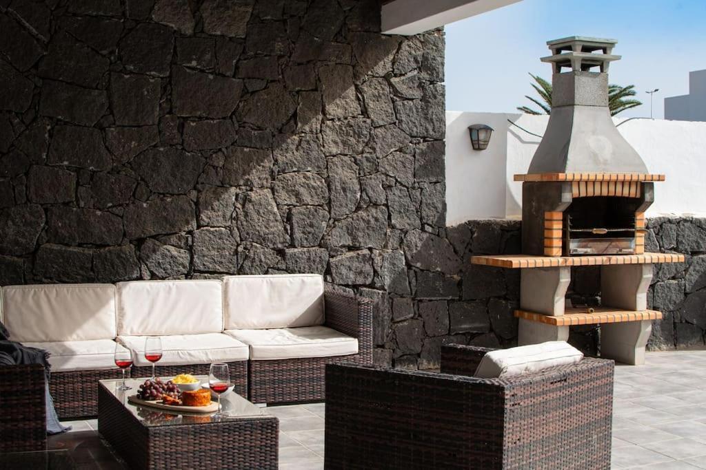 Casa Marlay Spacious, Heated Pool, Bbq & Fast Wi-fi Only 15 Minutes Walk To Town *