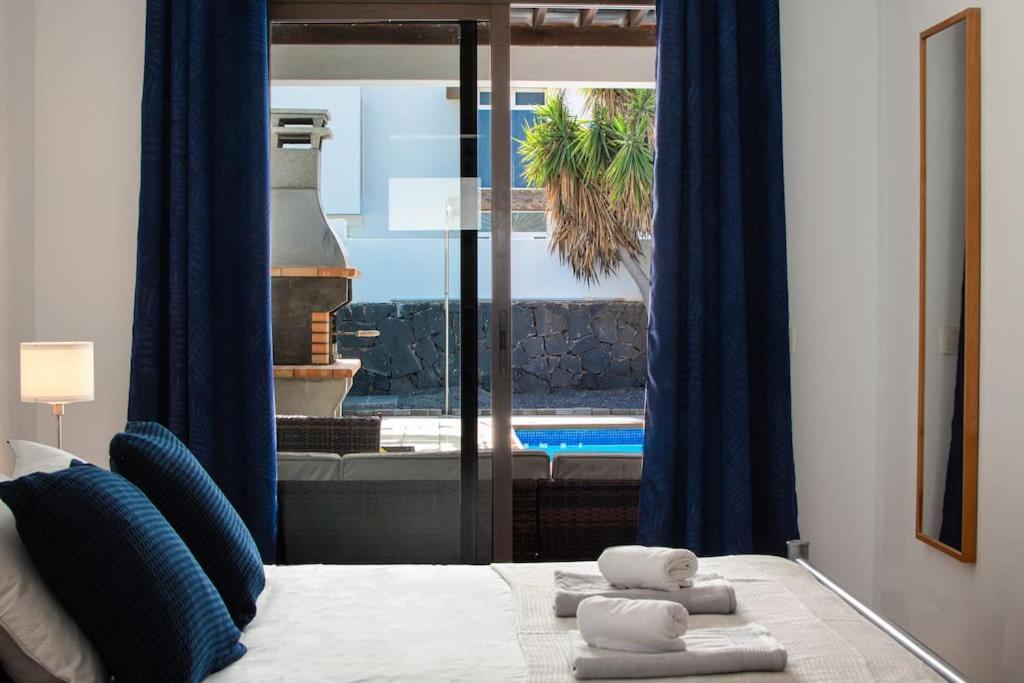 Casa Marlay Spacious, Heated Pool, Bbq & Fast Wi-fi Only 15 Minutes Walk To Town Holiday home *