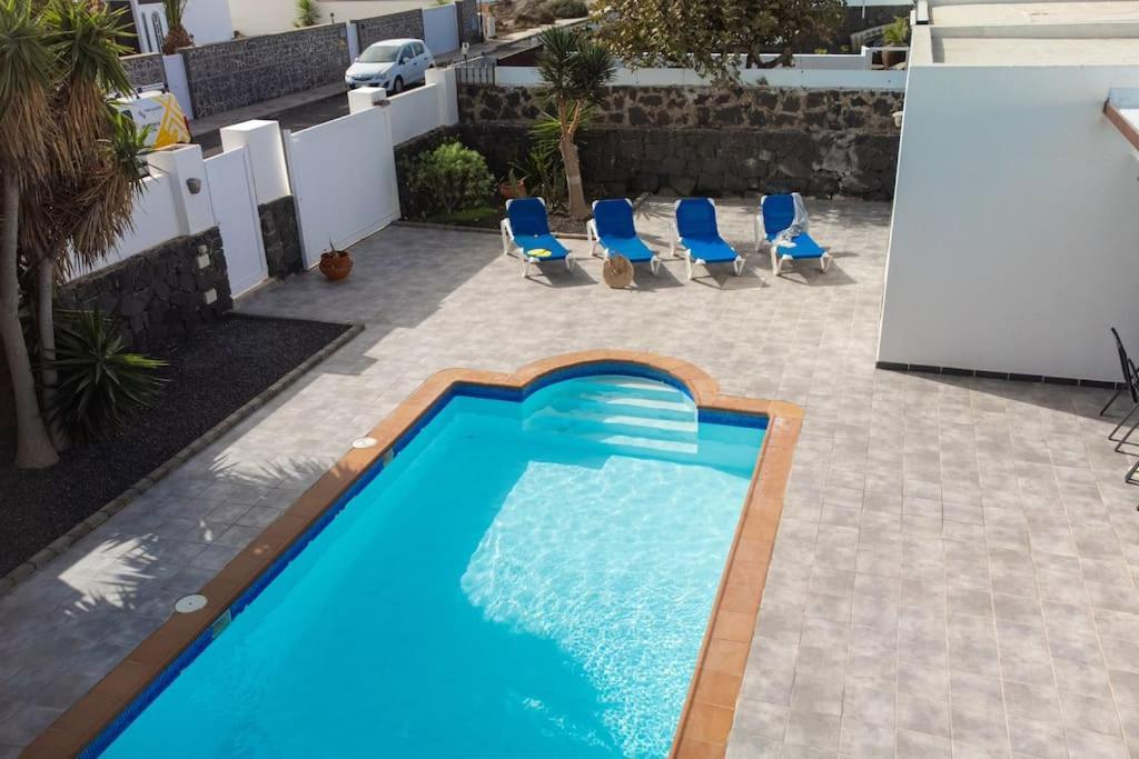 Casa Marlay Spacious, Heated Pool, Bbq & Fast Wi-fi Only 15 Minutes Walk To Town * Playa Blanca (Lanzarote)