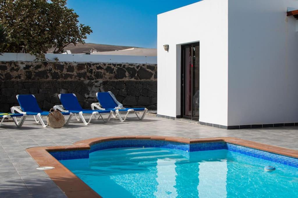 Casa Marlay Spacious, Heated Pool, Bbq & Fast Wi-fi Only 15 Minutes Walk To Town
