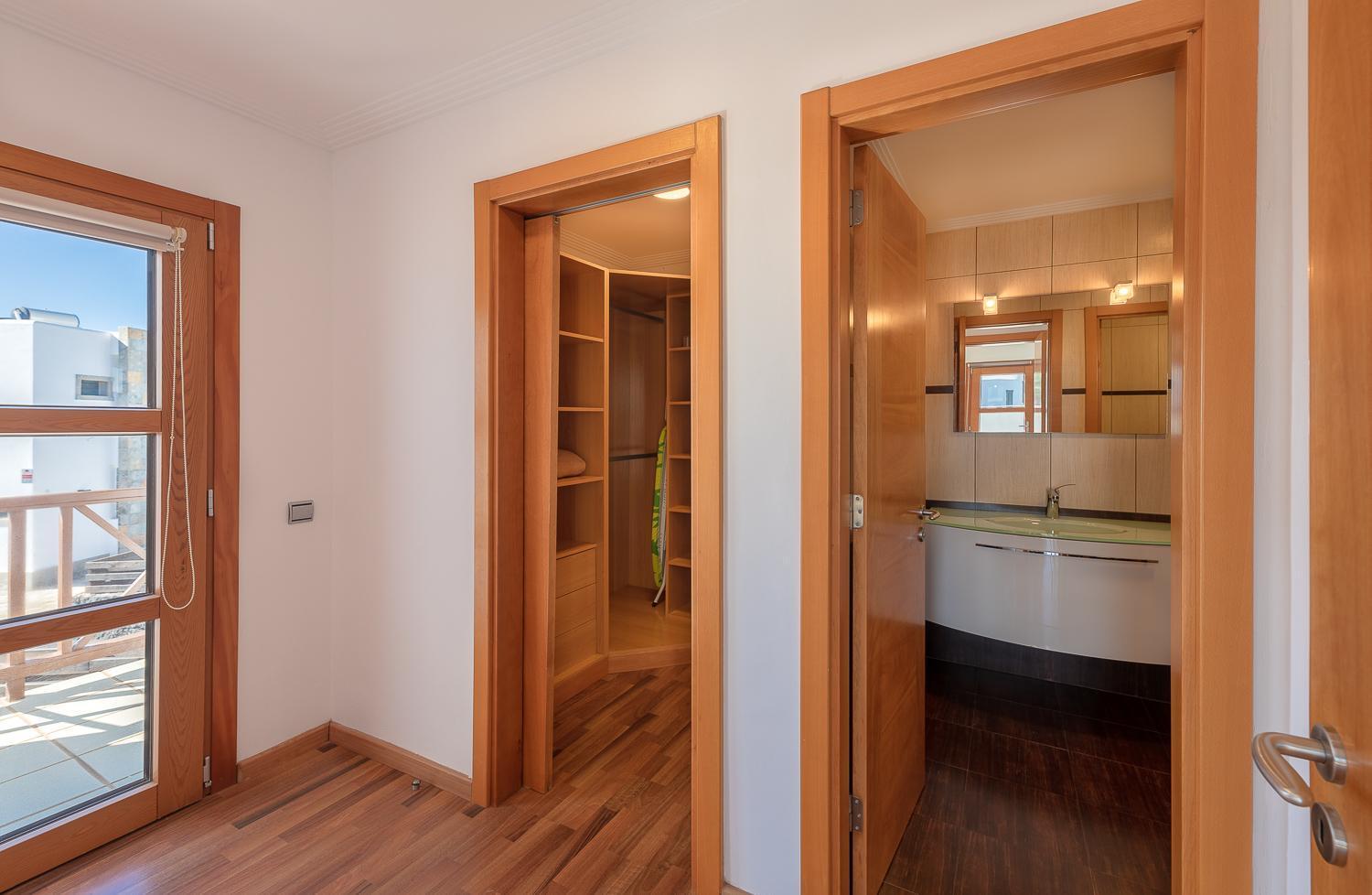 Villa Camelot Homes By Livvo *