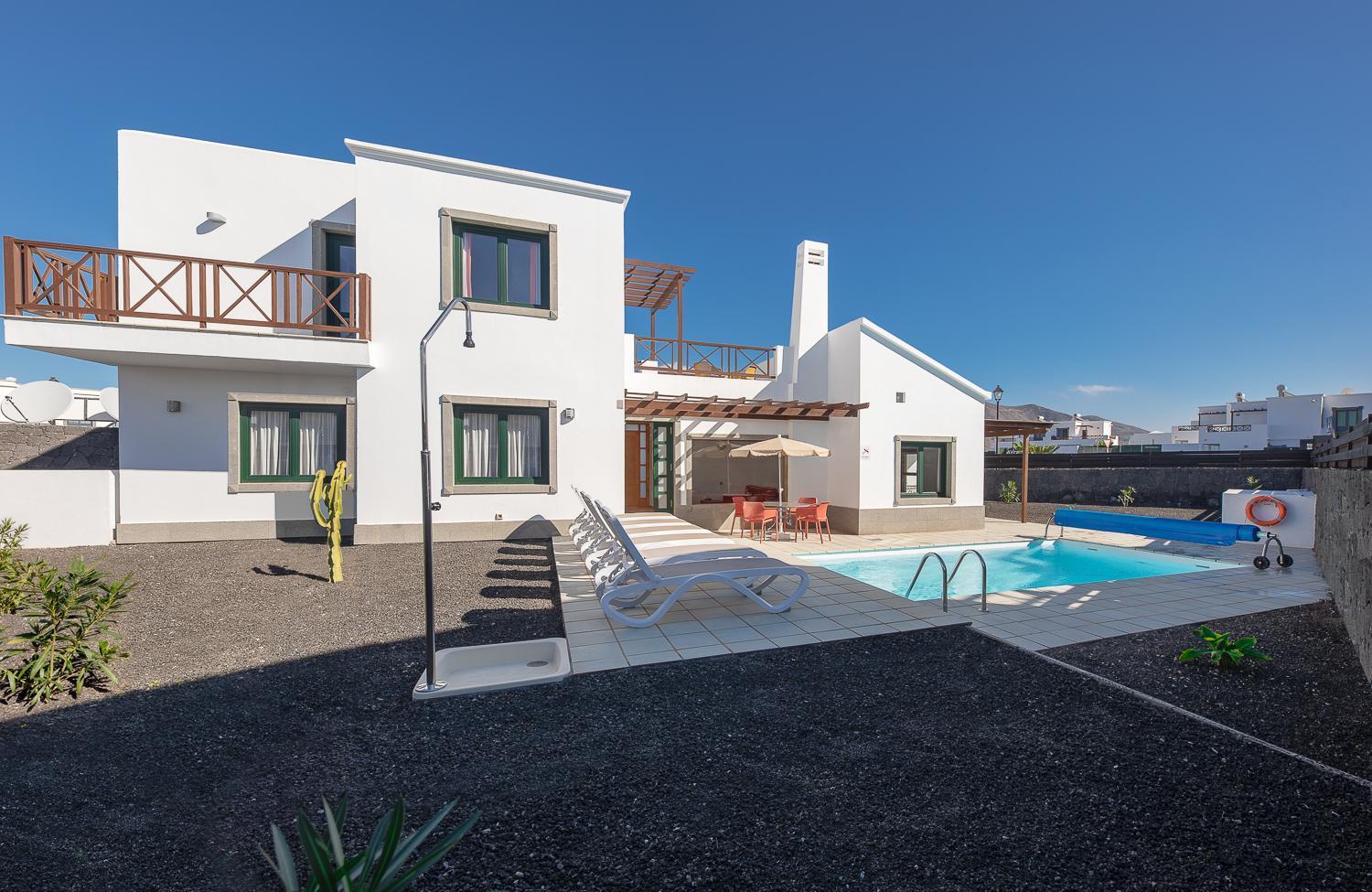 Camelot Homes By Livvo *