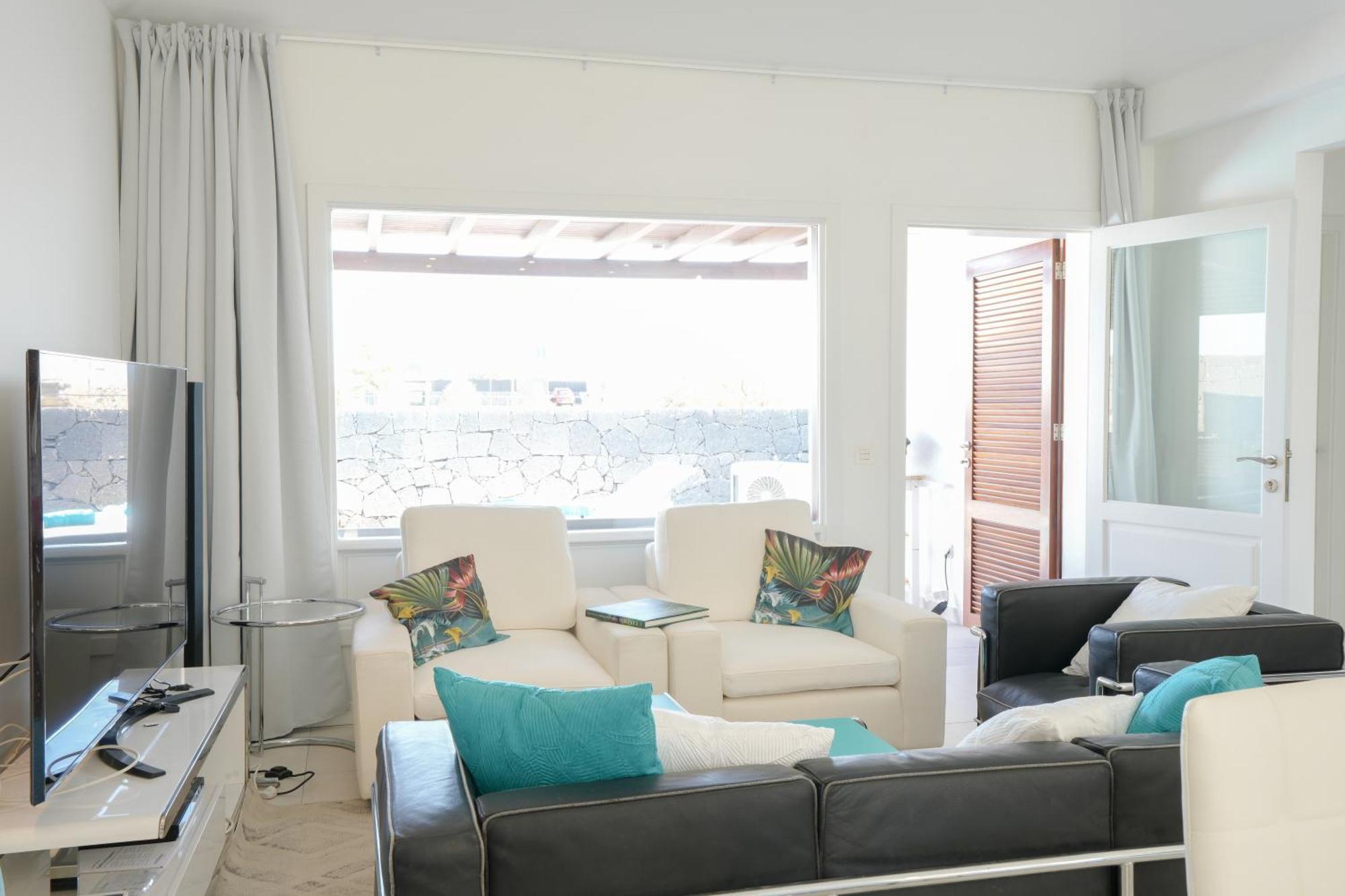 Yasmina Villa *
