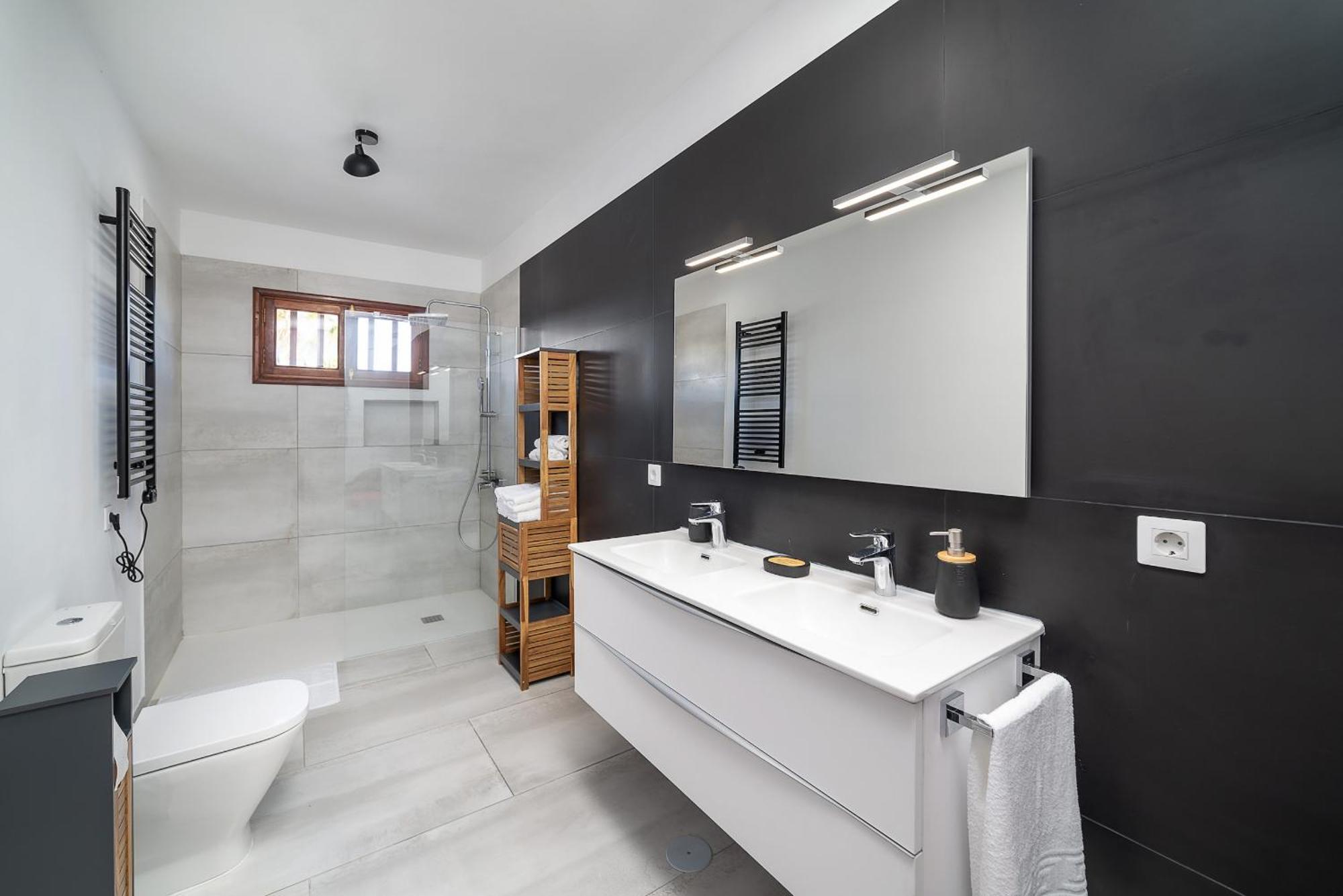 Villa Vv Makita By Hh *