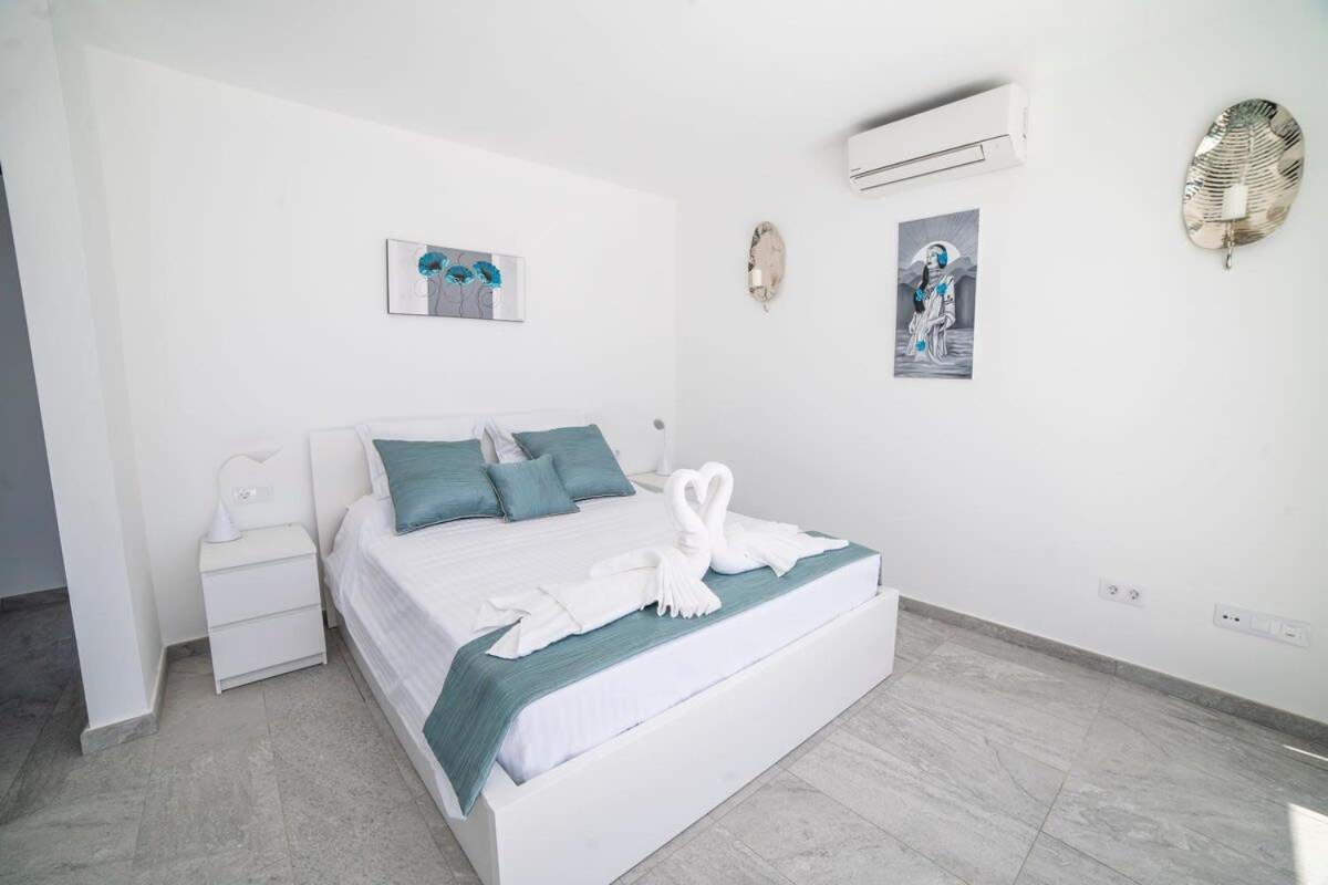 Odyssey With Private Heated Pool In