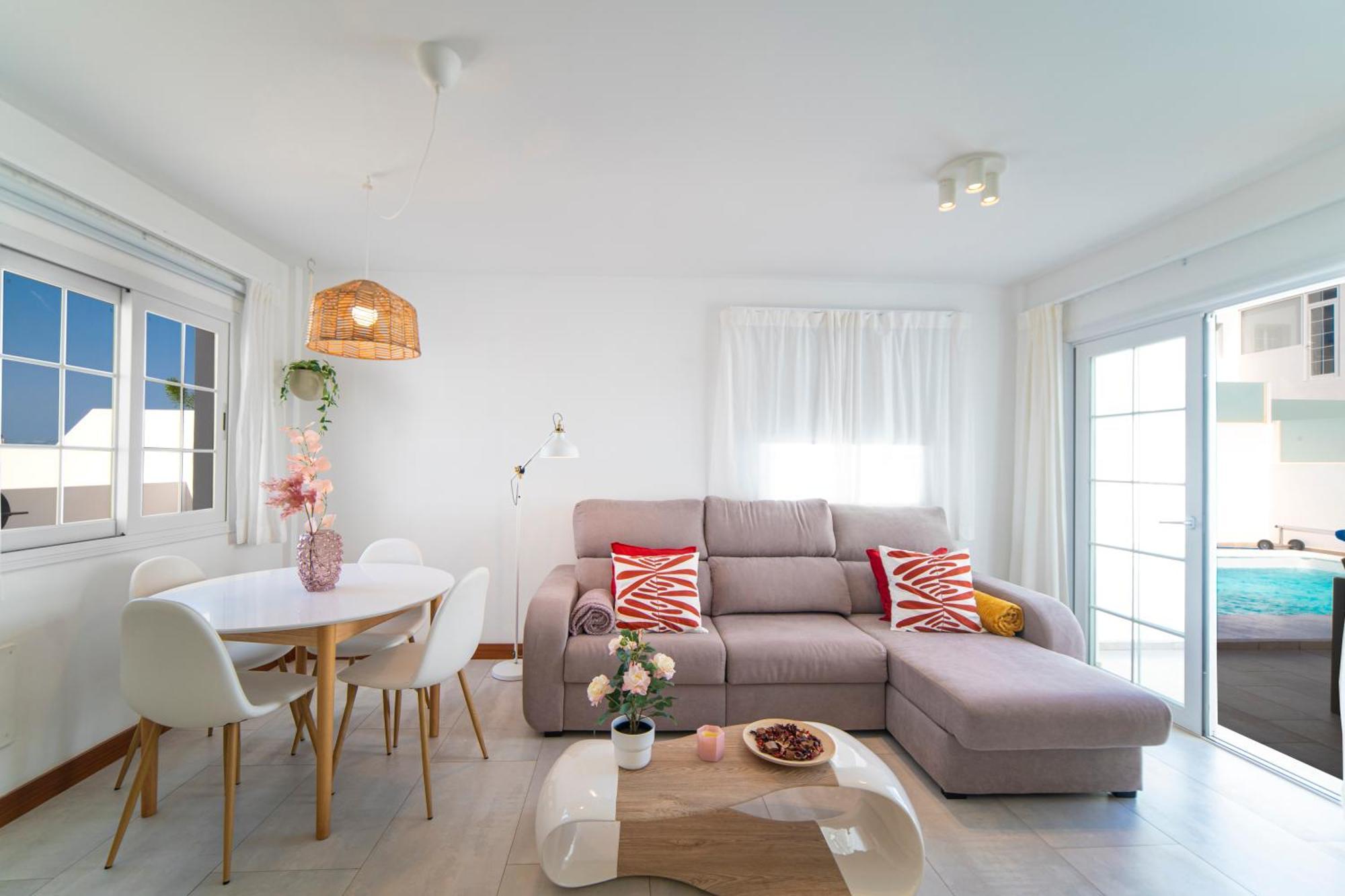Ocean Wave - Sea Views - Private Pool Playa Blanca (Lanzarote)