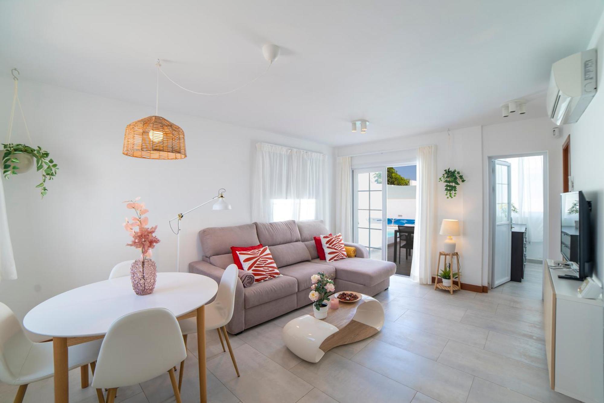Ocean Wave - Sea Views - Private Pool Playa Blanca (Lanzarote)