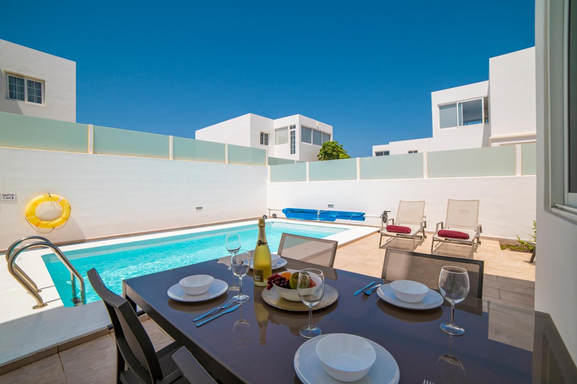 Ocean Wave - Sea Views - Private Pool Playa Blanca (Lanzarote)