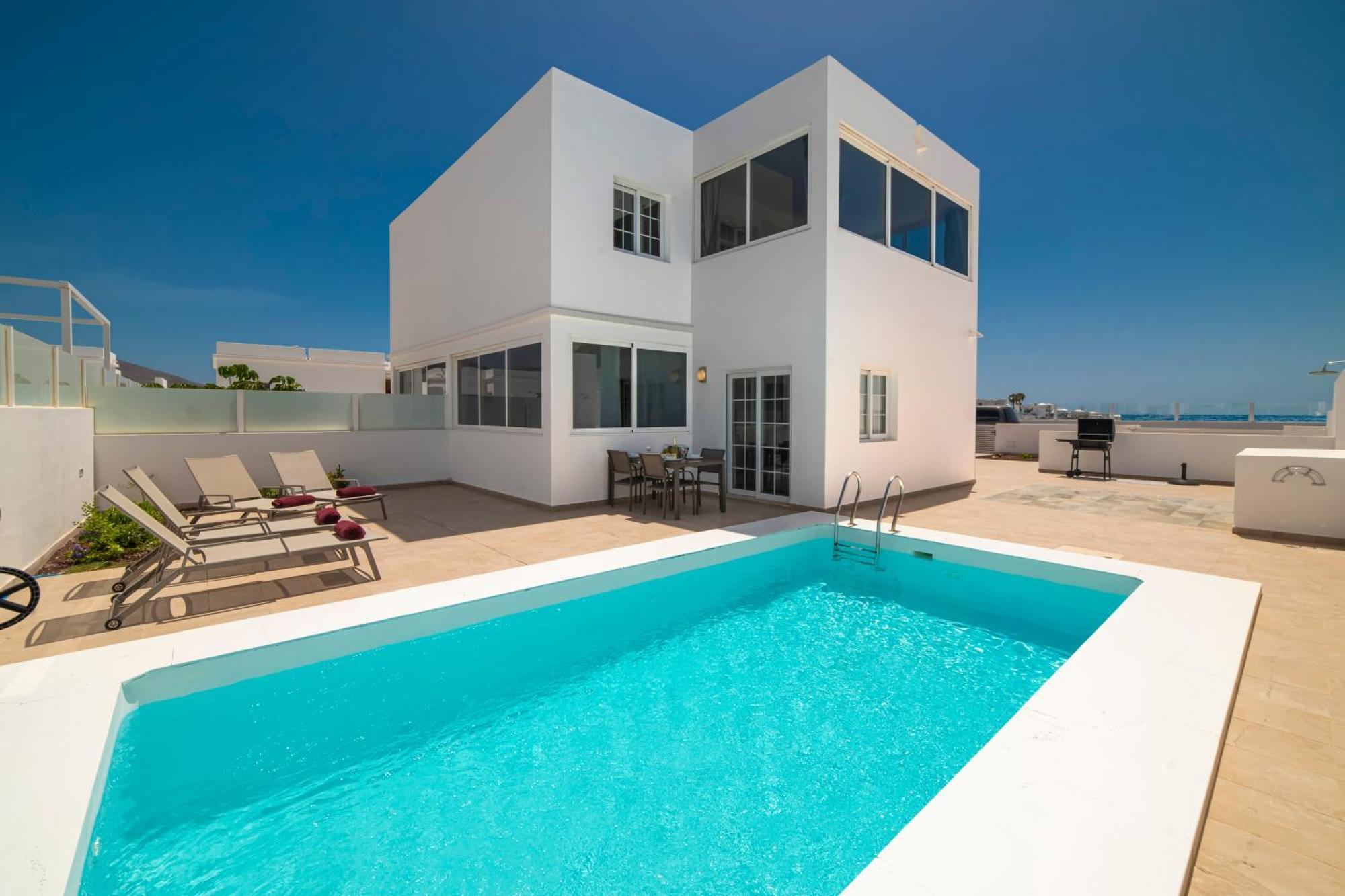 Ocean Wave - Sea Views - Private Pool Playa Blanca (Lanzarote)