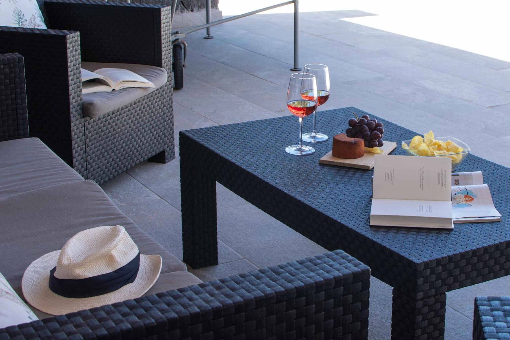 Botanica - Spacious, Heated Pool And Bbq, Sunny Terrace, Garden & Mountain Views Playa Blanca (Lanzarote)