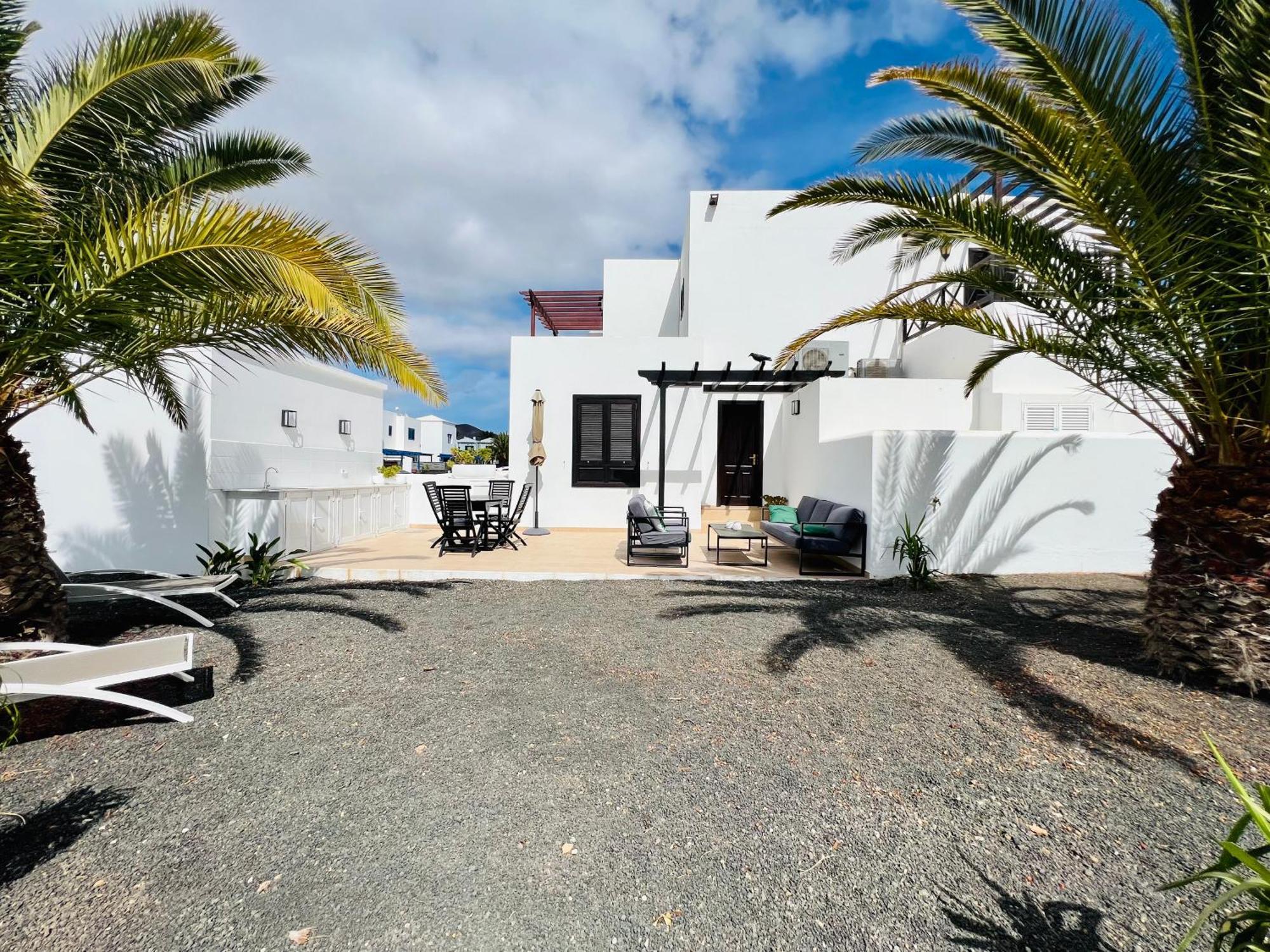 Lovely Casa Felicidad, Swimming Pool, Wifi X Private Garden Сasa de vacaciones
