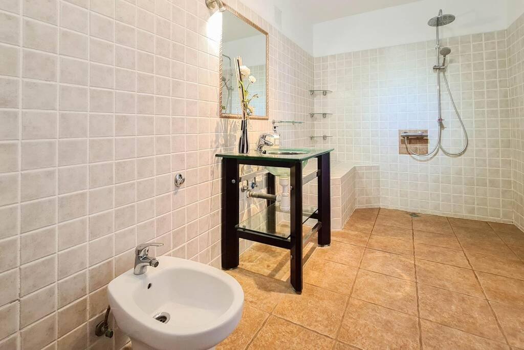 Stunning Sea View With 6 Bedrooms & Heated Pool - Renaissance Villa
