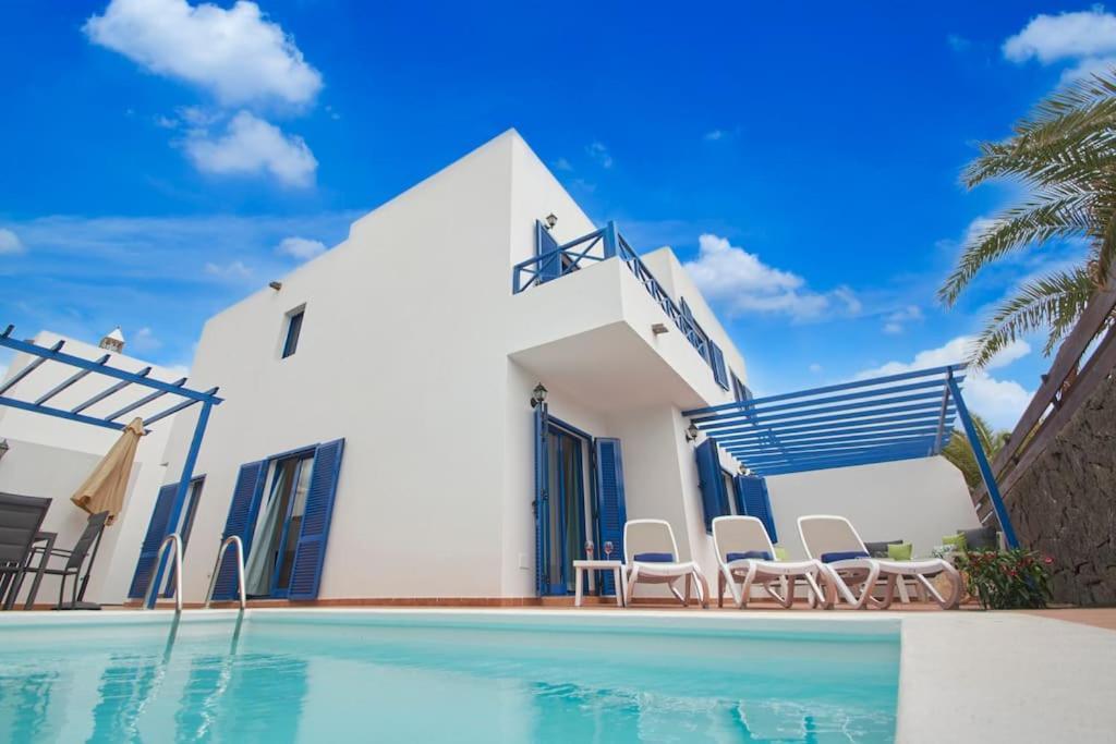 Holiday home Maria Del Mar 2 Minutes To Supermarkets, 10 Minutes To Marina Rubicon, Pool, High Speed Wifi Playa Blanca (Lanzarote)