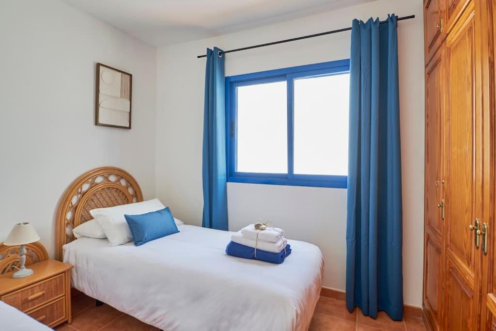 Maria Del Mar 2 Minutes To Supermarkets, 10 Minutes To Marina Rubicon, Pool, High Speed Wifi Holiday home *