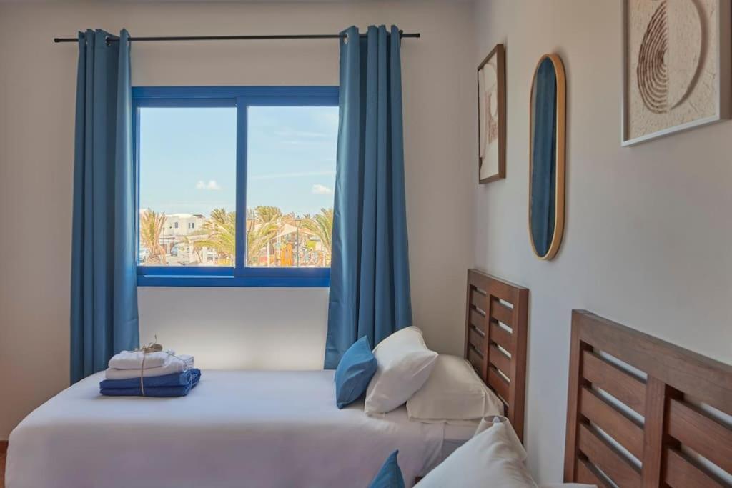 Maria Del Mar 2 Minutes To Supermarkets, 10 Minutes To Marina Rubicon, Pool, High Speed Wifi Holiday home *