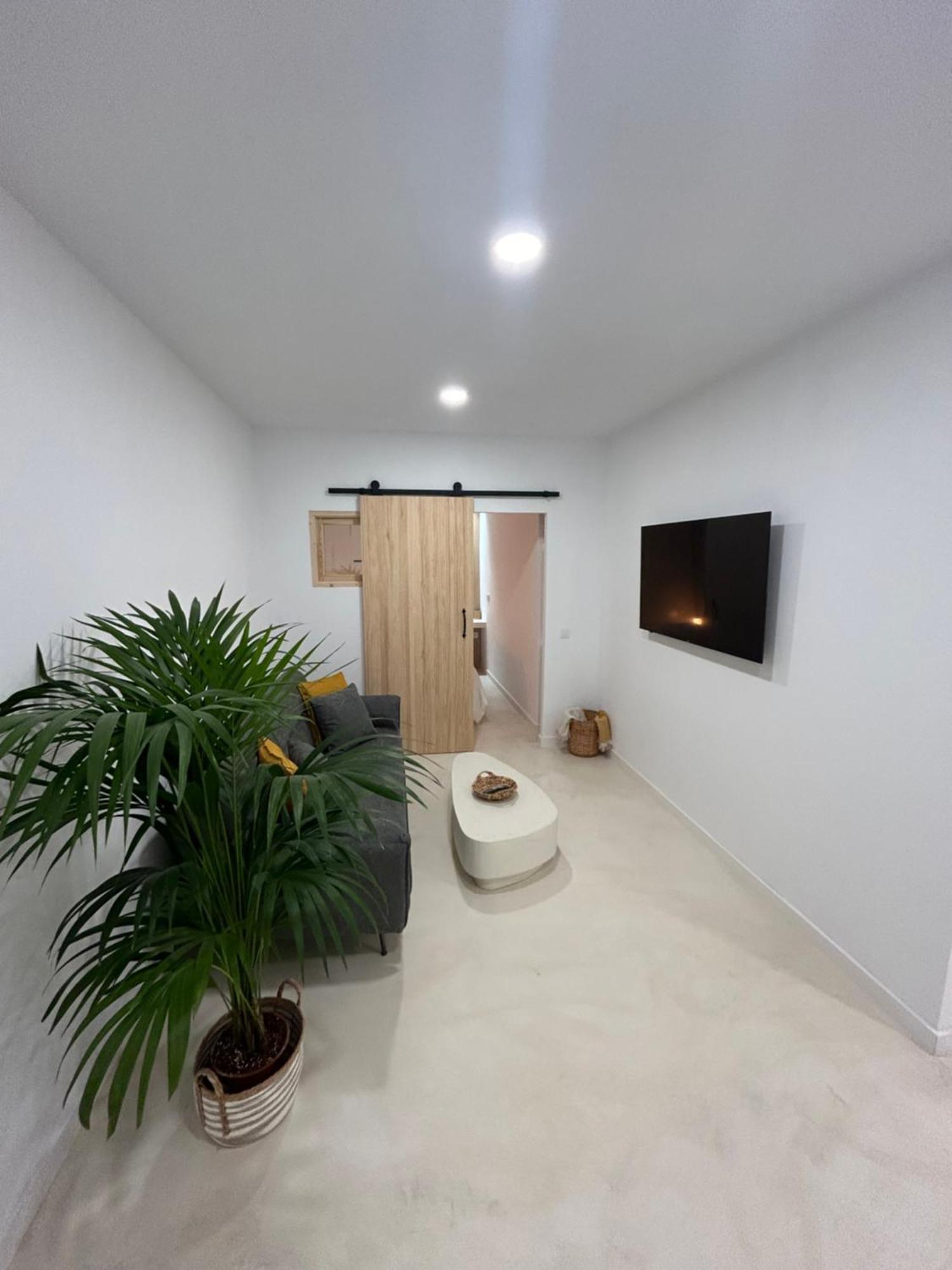 Kira Playa Blanca (Lanzarote)