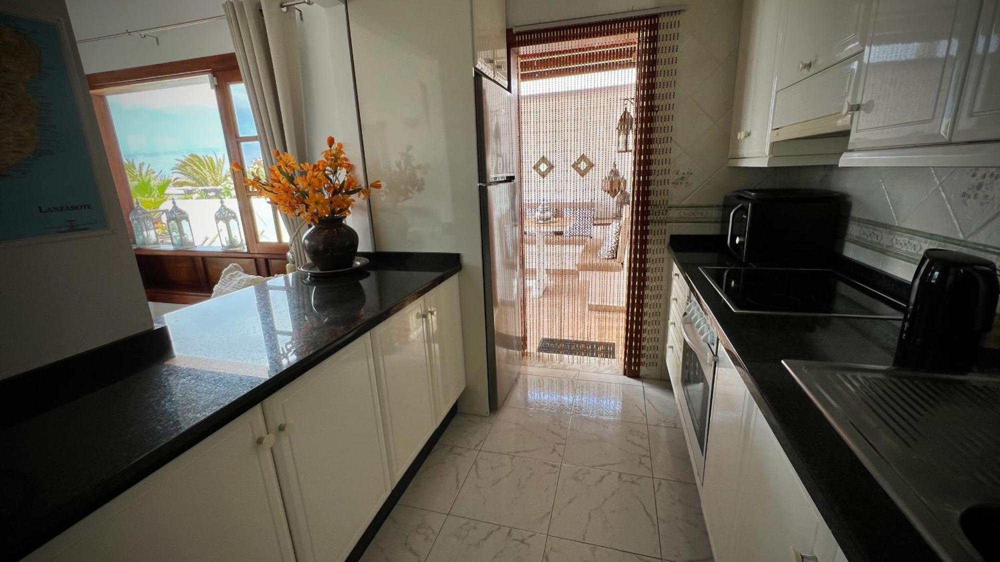 Holiday home Casa Casablanca Carlos Park, Tranquil Yet Area 15 Minutes Walk To Town Centre Playa Blanca (Lanzarote)