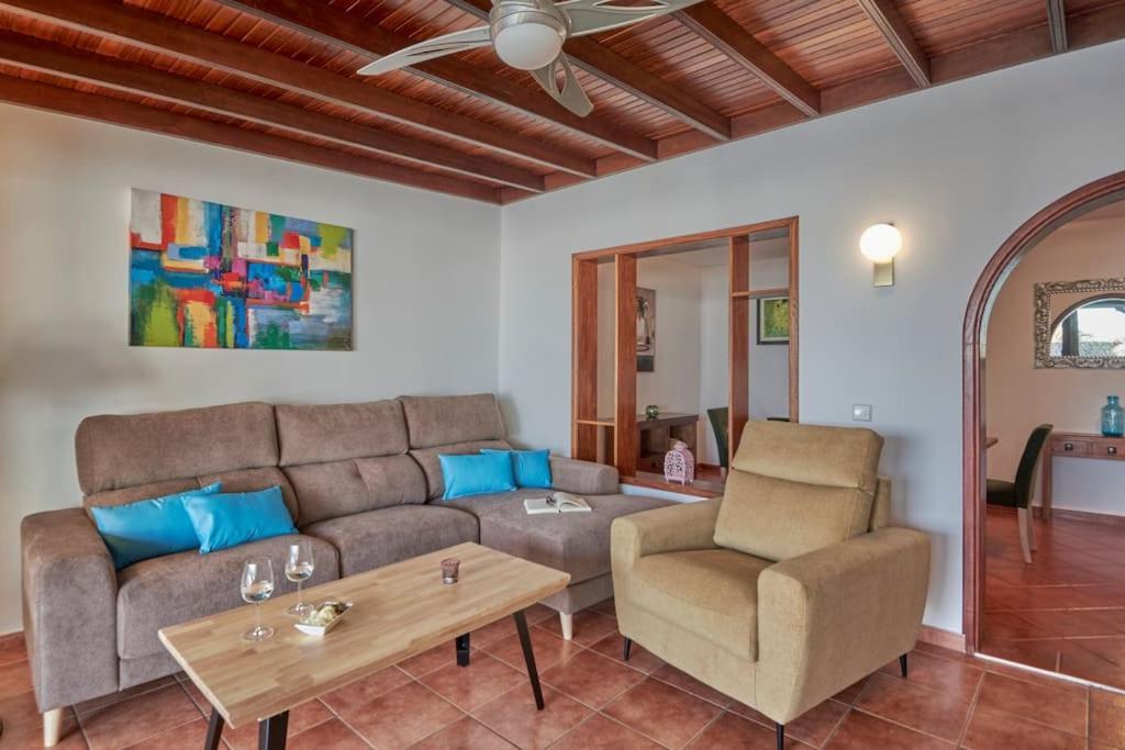 Pousada Casa Petra Peaceful & Private, Sea Views, Pool & Bbq Playa Blanca (Lanzarote)