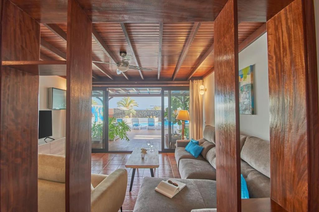 Casa Petra Peaceful & Private, Sea Views, Pool & Bbq Pousada Playa Blanca (Lanzarote)