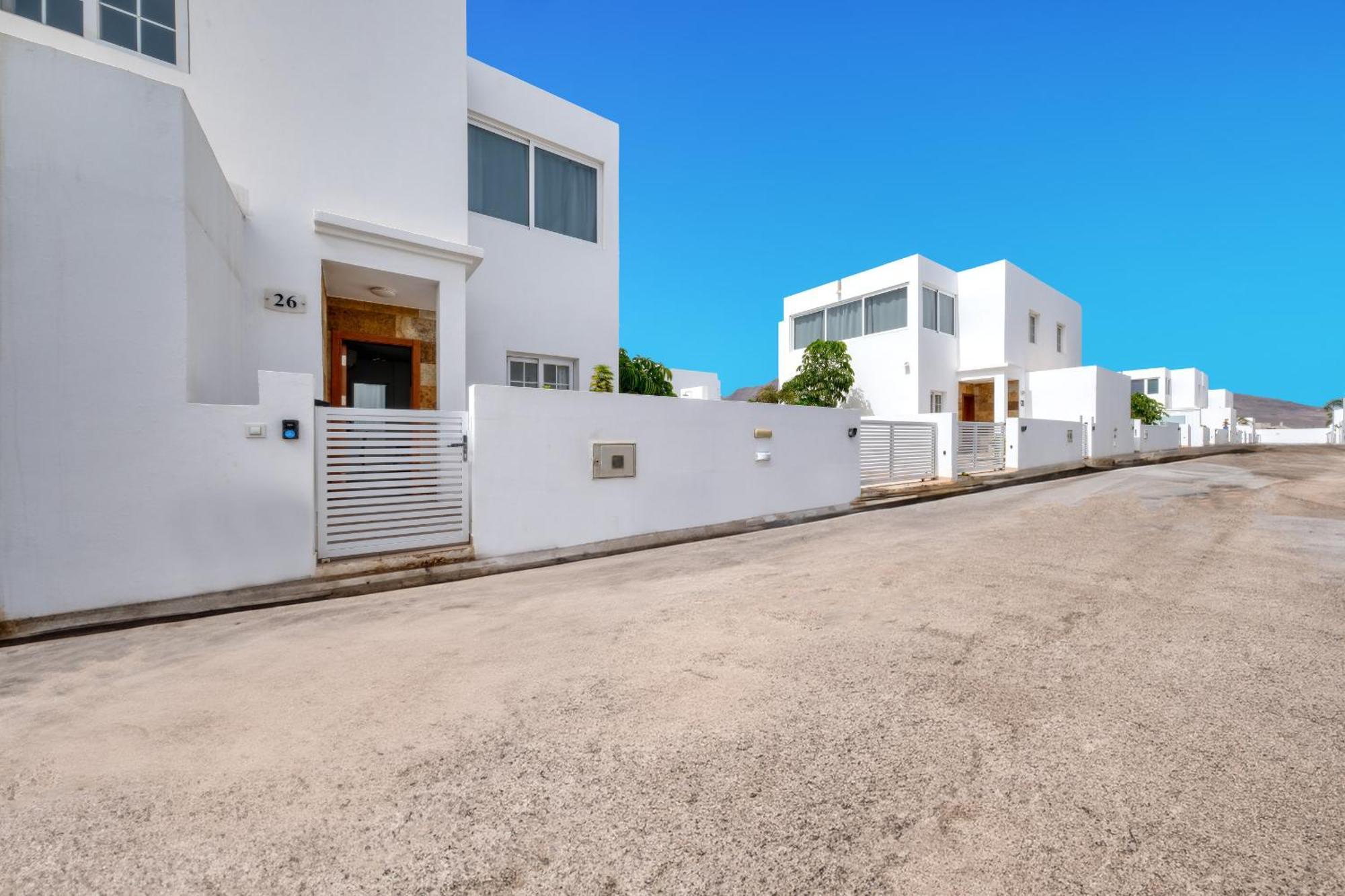 Lanzarote 2-private Pool, Bbq, Air-con Holiday home Playa Blanca (Lanzarote)