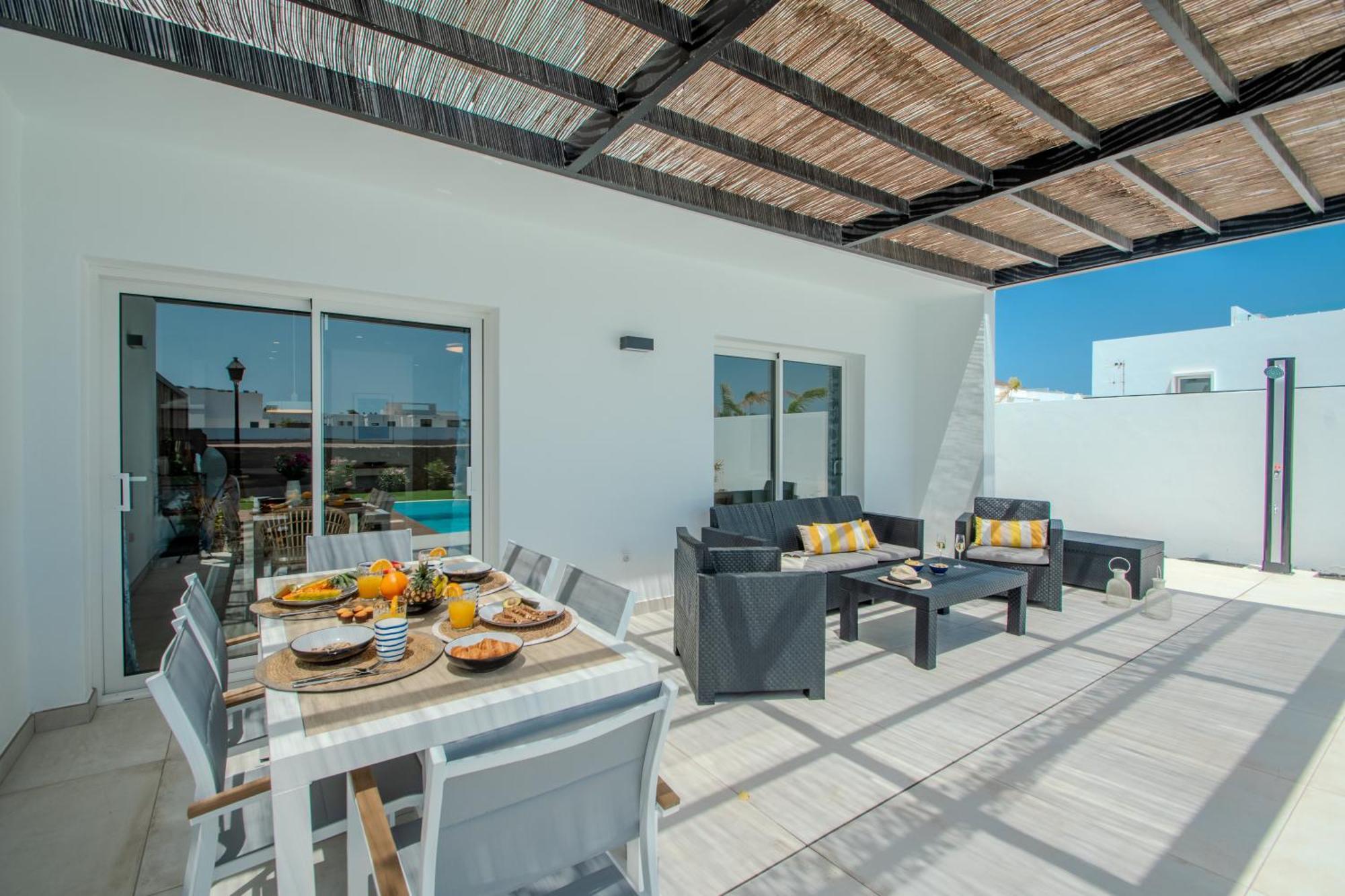 Serena 38 - Heated Pool, Sea Views, Ac, High Speed Internet Villa Playa Blanca (Lanzarote)