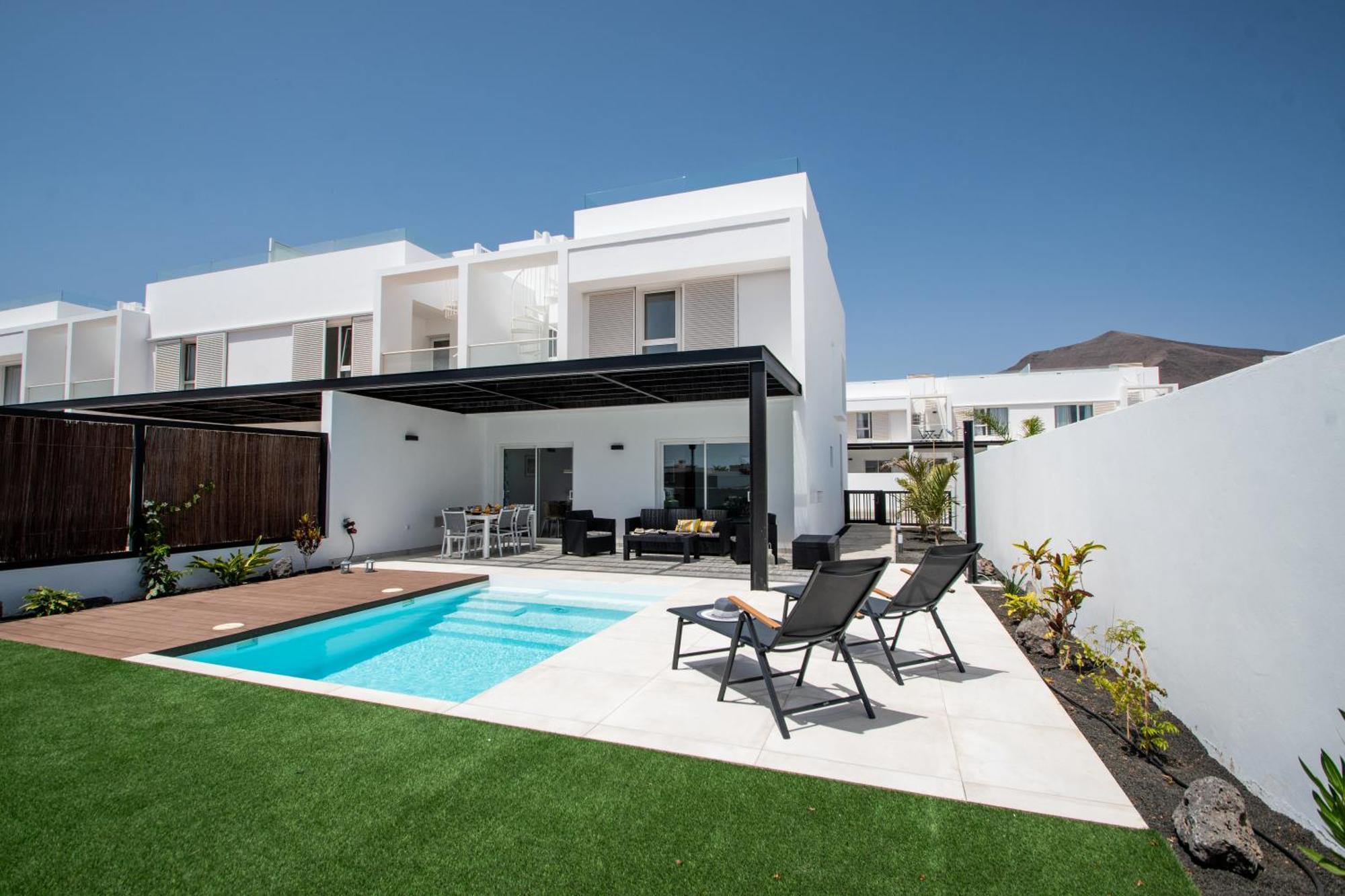 Serena 38 - Heated Pool, Sea Views, Ac, High Speed Internet Villa Playa Blanca (Lanzarote)