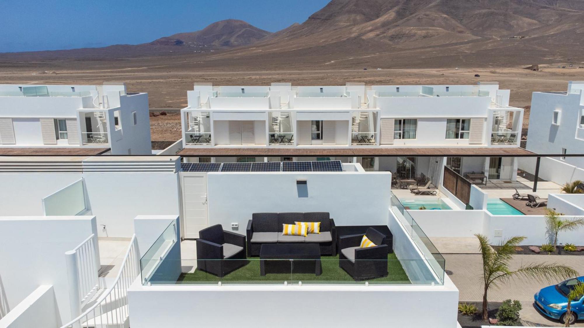 Villa Serena 38 - Heated Pool, Sea Views, Ac, High Speed Internet *