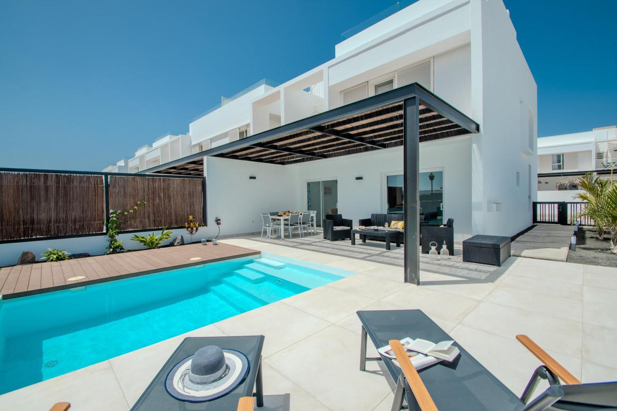 Serena 38 - Heated Pool, Sea Views, Ac, High Speed Internet Villa Playa Blanca (Lanzarote)