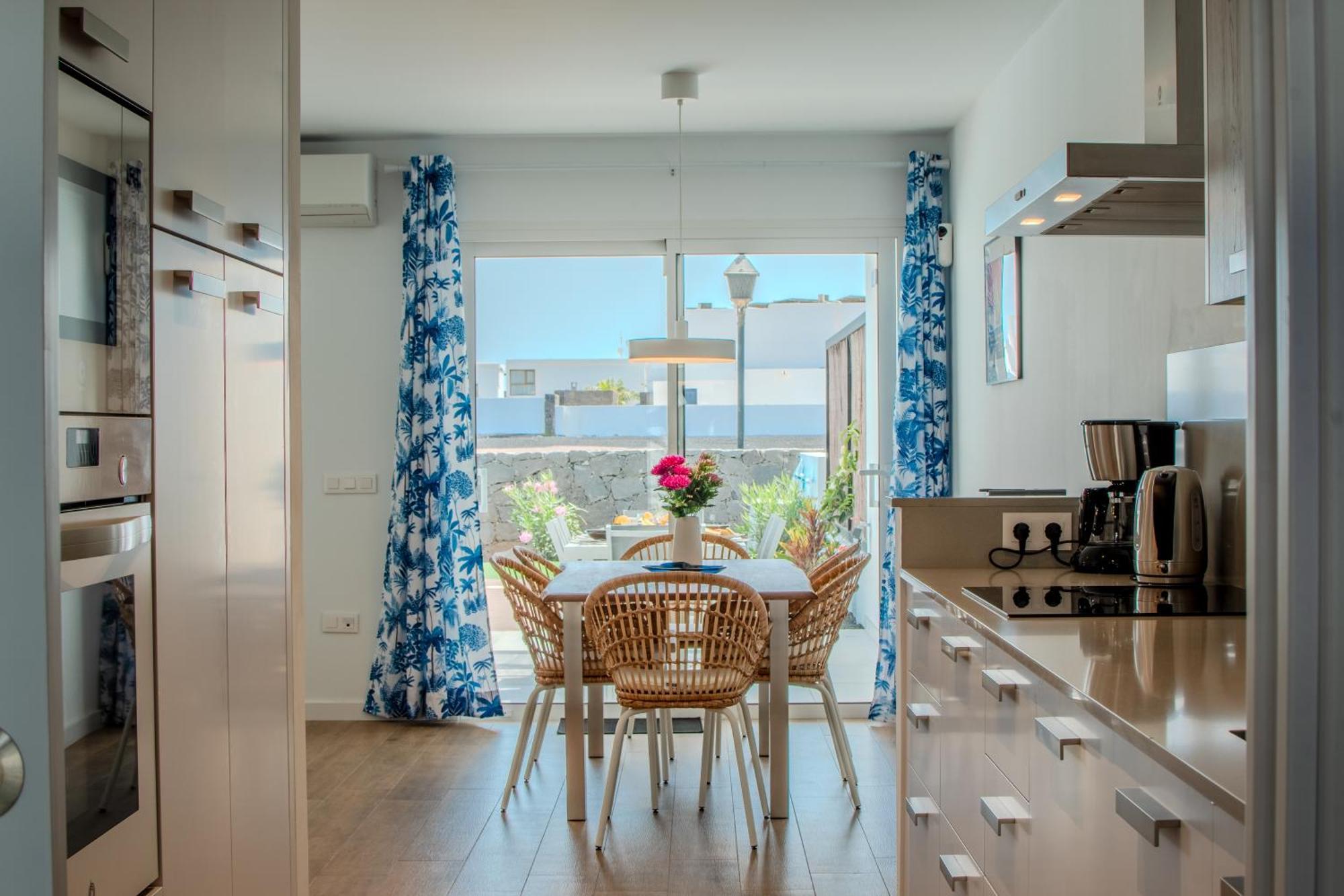 Serena 38 - Heated Pool, Sea Views, Ac, High Speed Internet Villa