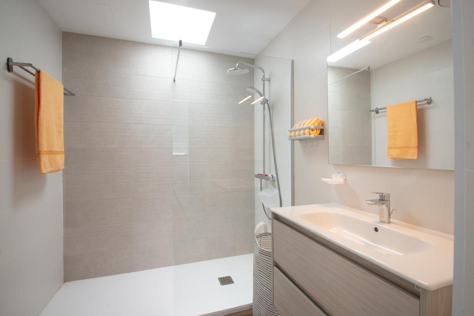 Serena 38 - Heated Pool, Sea Views, Ac, High Speed Internet