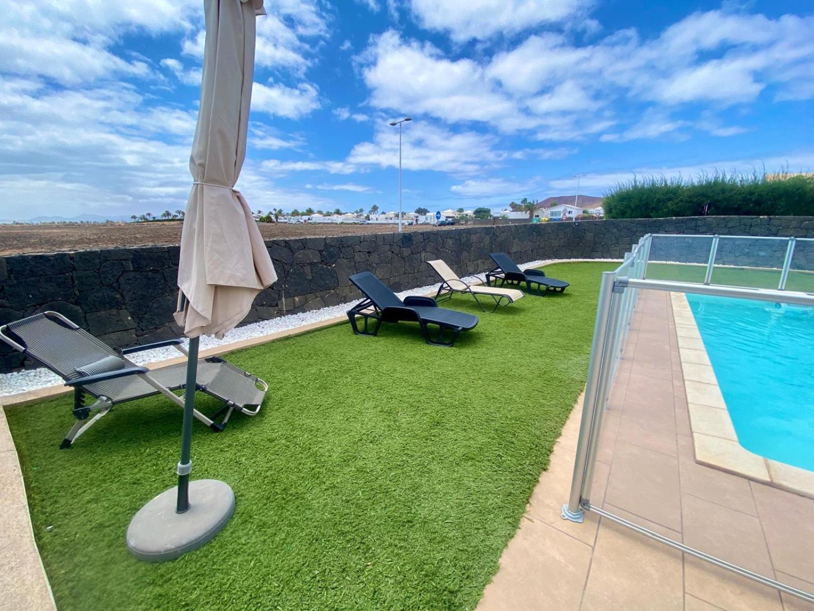 Villa Abuelo Paco - Private Heated Pool Playa Blanca (Lanzarote)