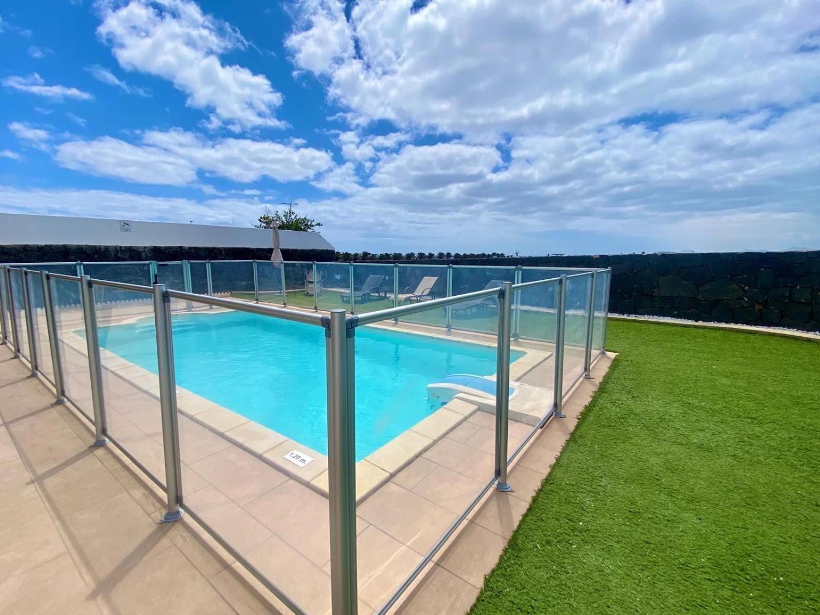 Abuelo Paco - Private Heated Pool Villa Playa Blanca (Lanzarote)