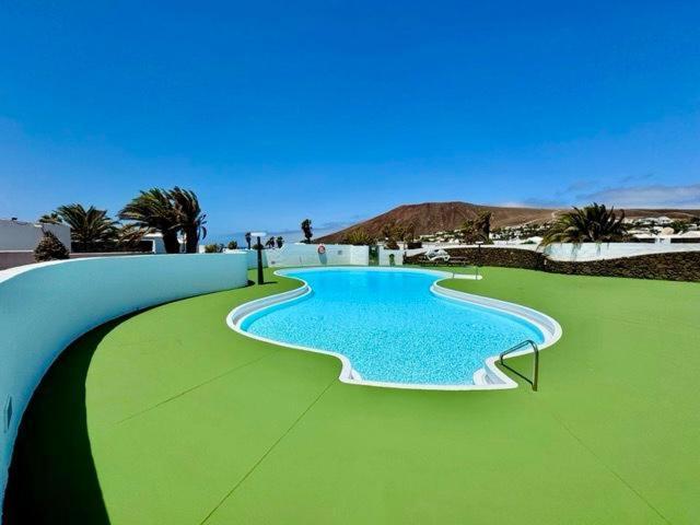Lovely Nico Playa Blanca, Hot Tub, Communal Pool