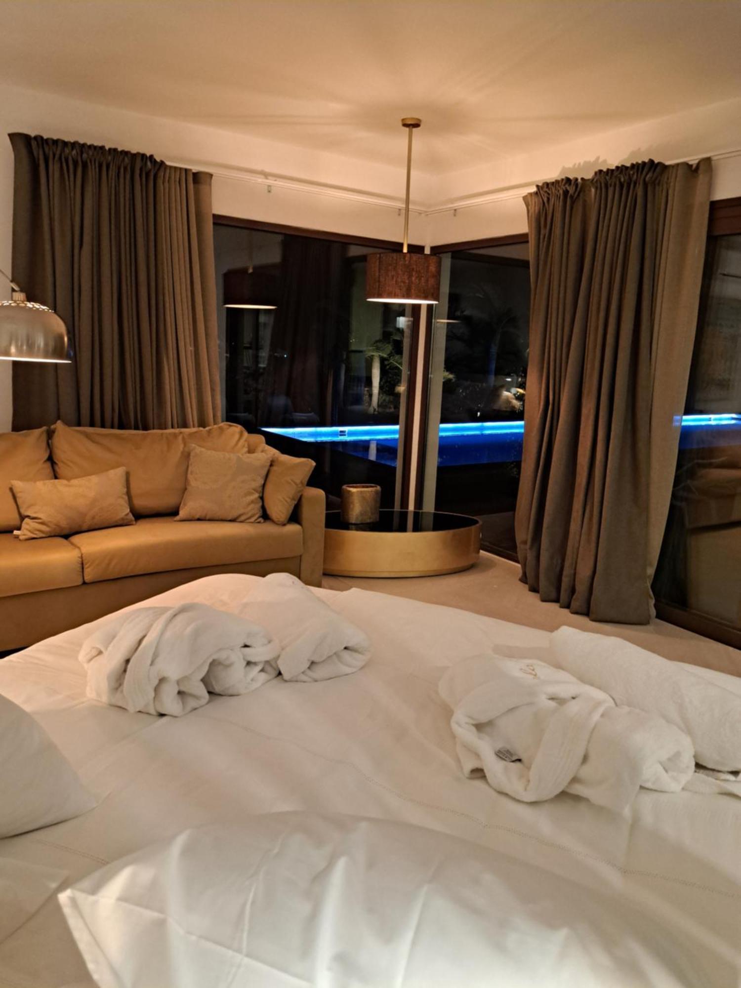 Hc Luxury Celavella Villa *