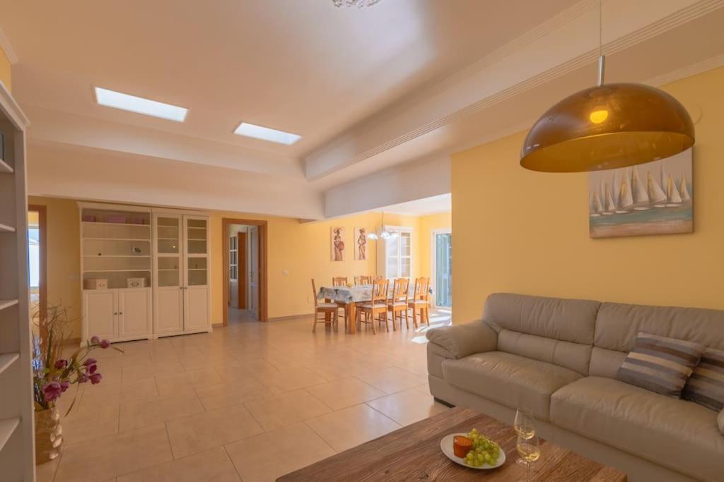 Casa Ostoja - Heated Pool & Spacious Holiday home Playa Blanca (Lanzarote)