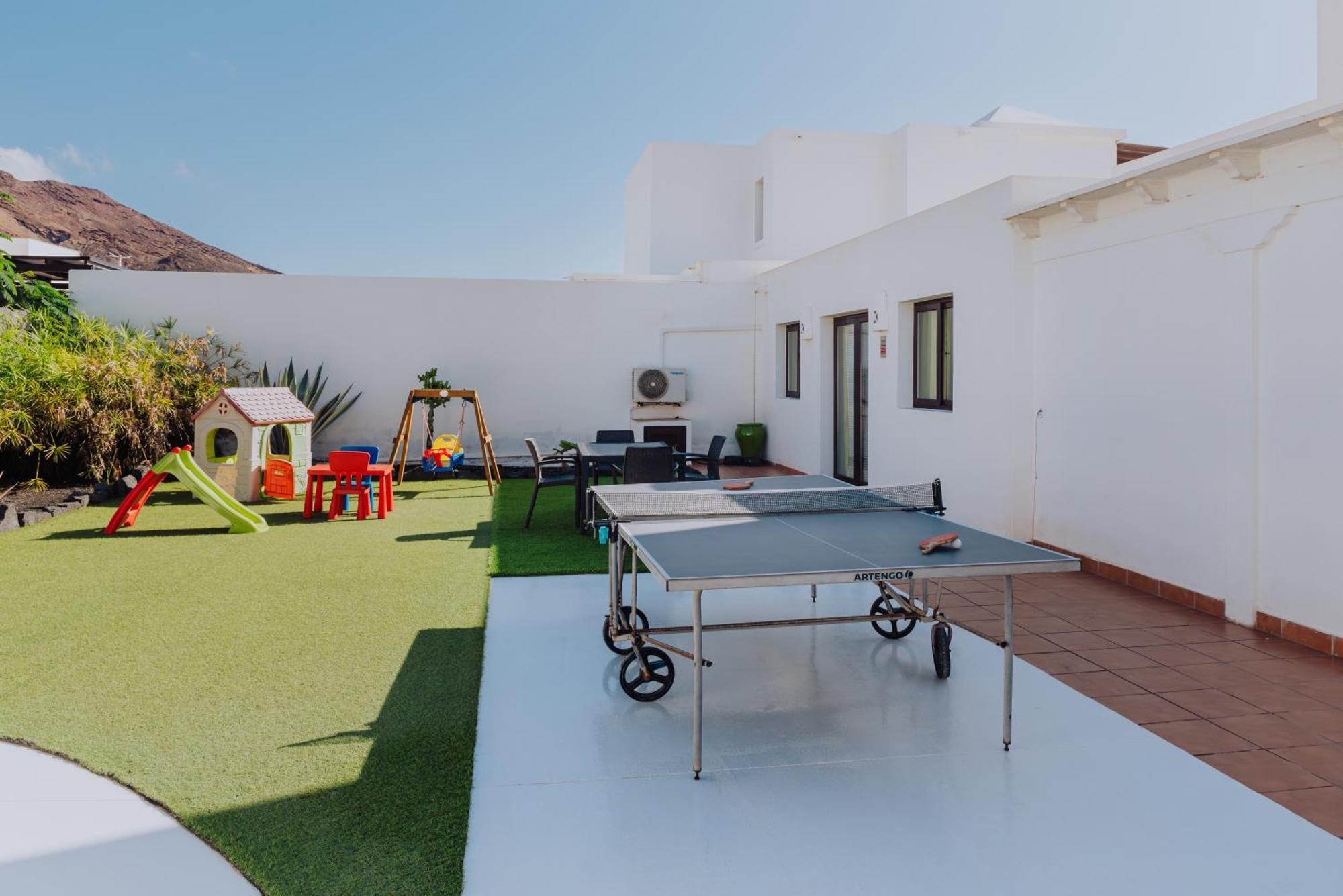 Sunset Faro Deluxe & Pool