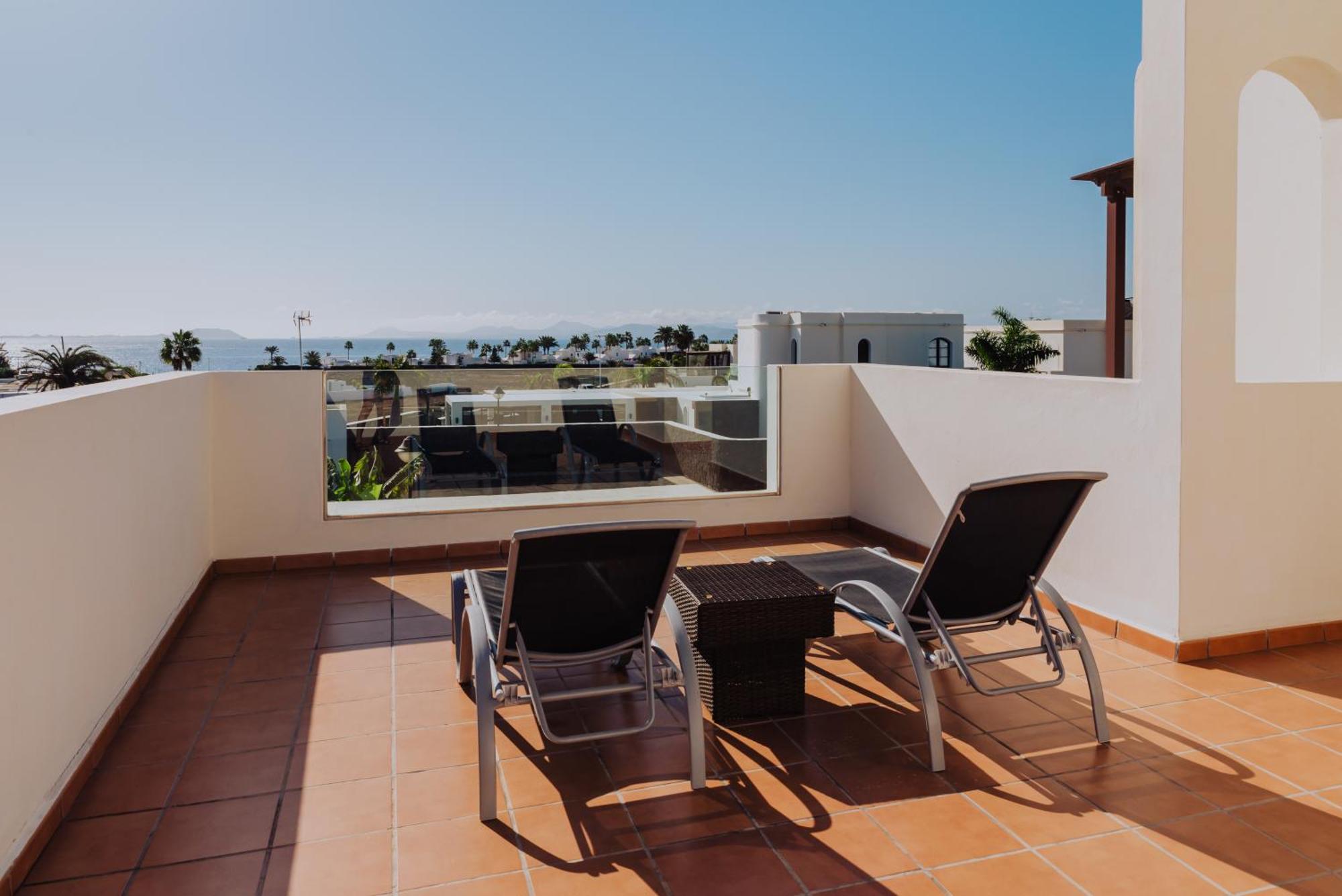 Sunset Faro Deluxe & Pool