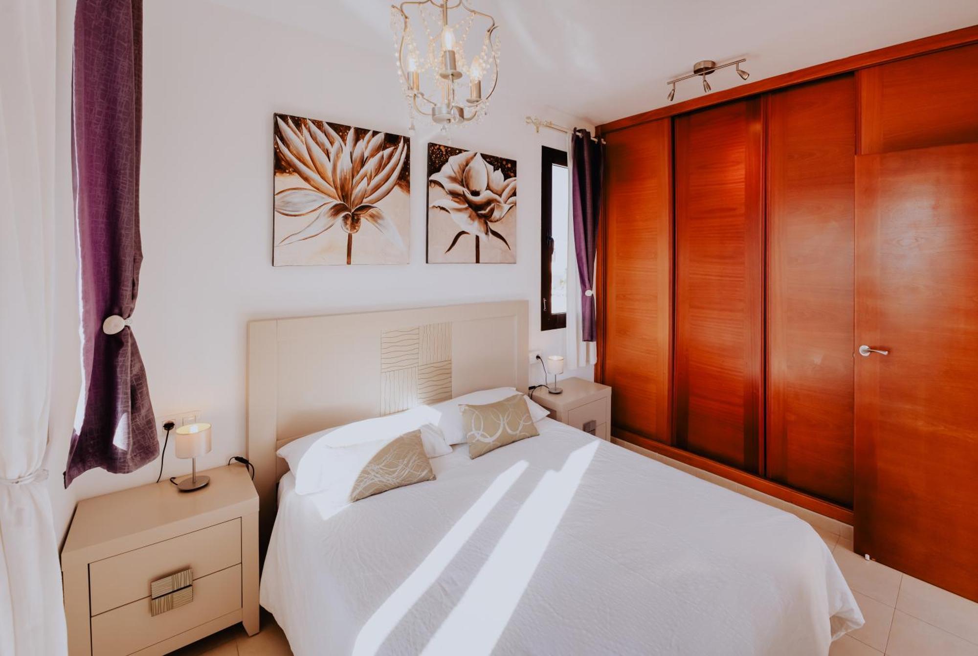 Sunset Faro Deluxe & Pool Villa *