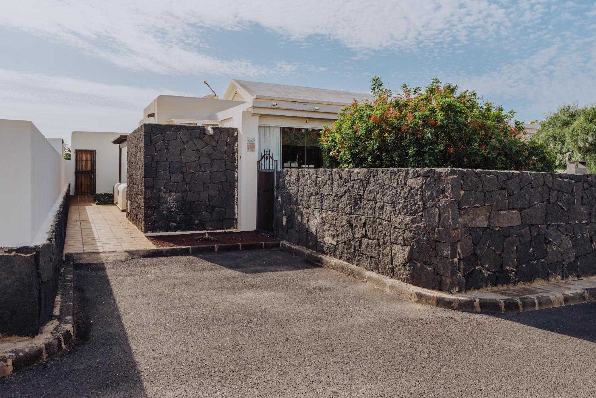 Marina Deluxe & Pool Villa